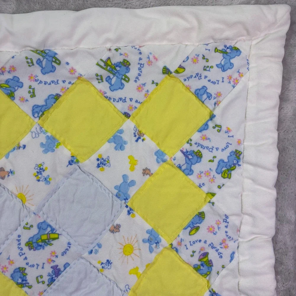 Vtg‎ Unbranded Kids Baby Blanket OS White Yellow Blue Quilted Bear Parade Print